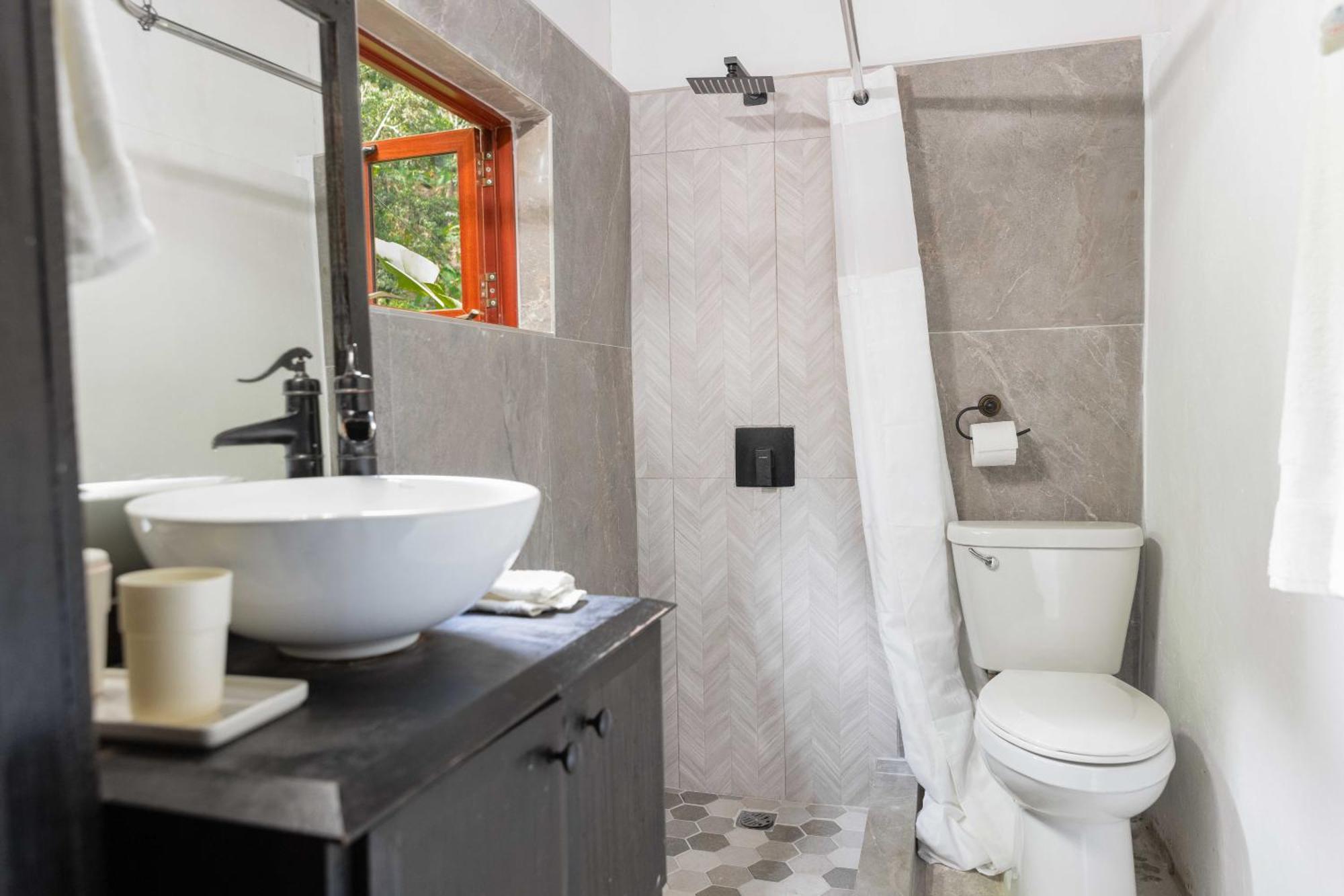 Serendipity Holistic Resort Spa 金斯敦 外观 照片