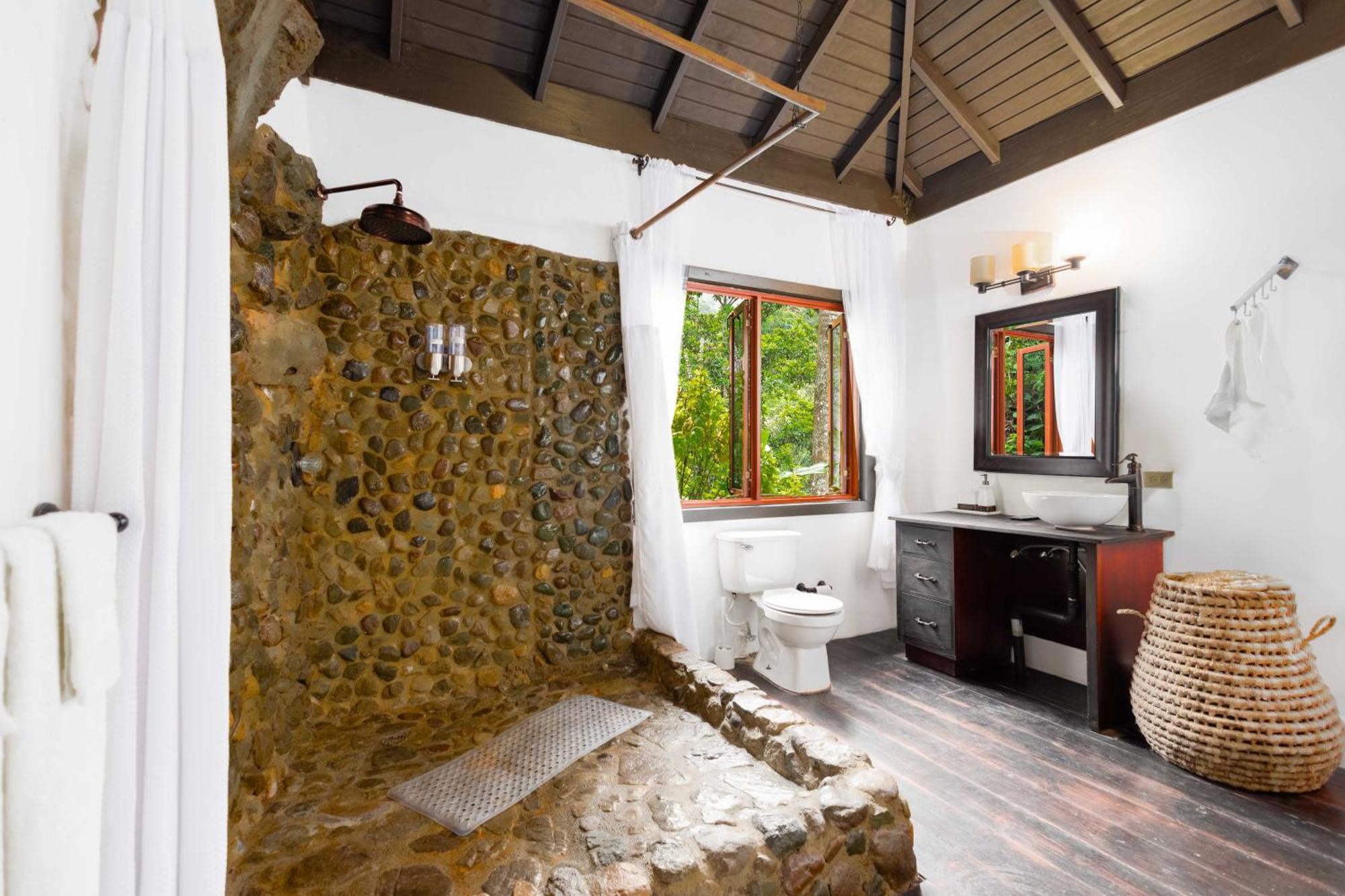 Serendipity Holistic Resort Spa 金斯敦 外观 照片