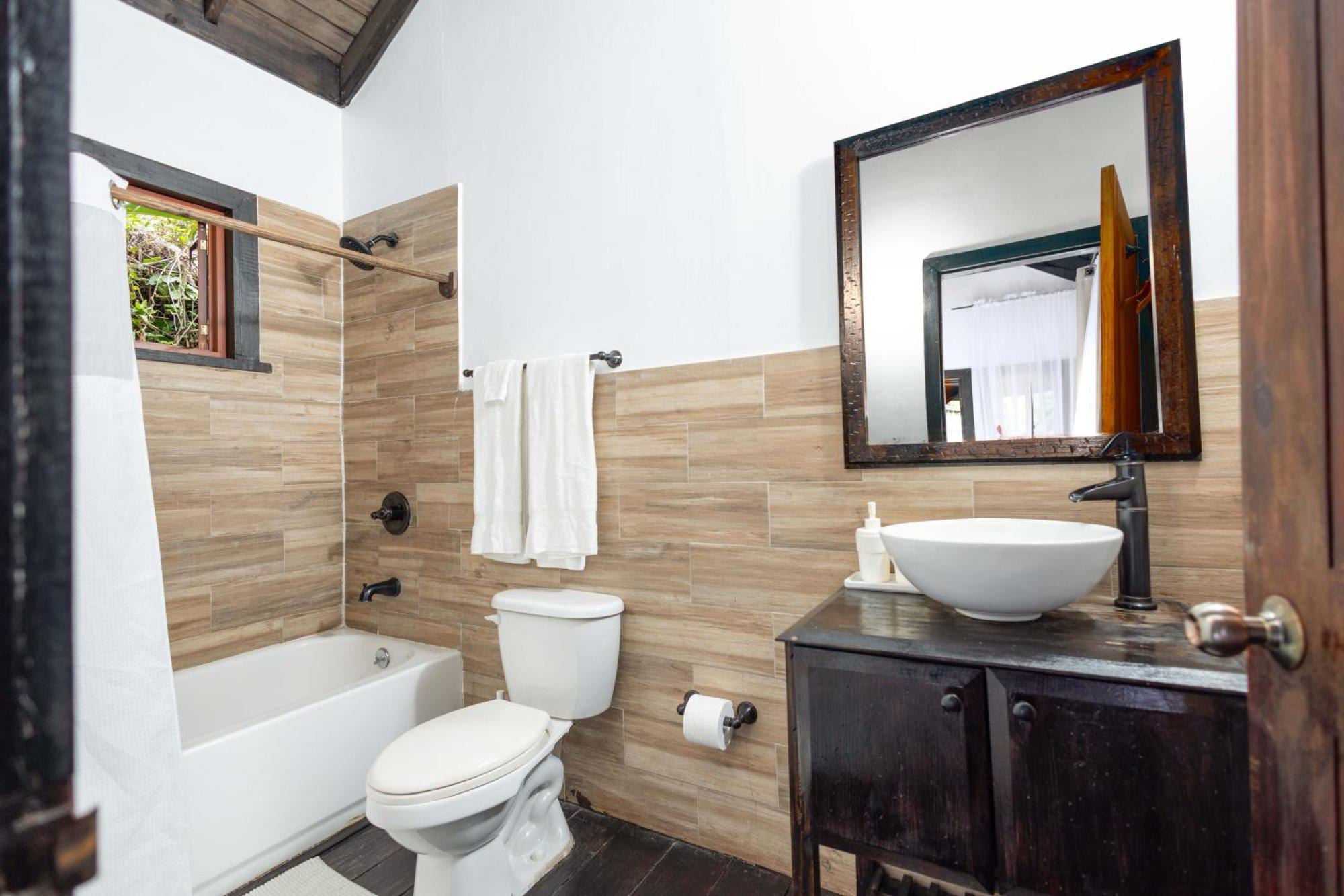 Serendipity Holistic Resort Spa 金斯敦 外观 照片